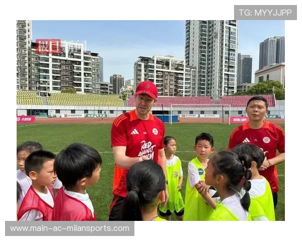 中国足球青训营教练与家长沟通机制研究，足球教练培训学校