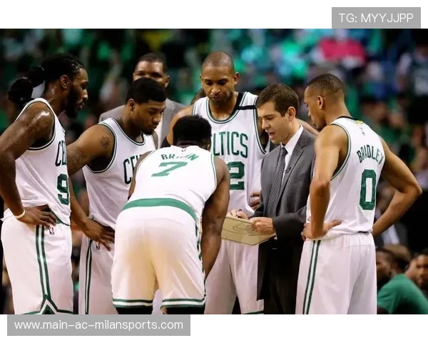 篮球教练的执教艺术：如何在更衣室处理球星关系